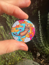 Otter Button