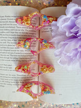 Sweetheart Book Holder: Diamond