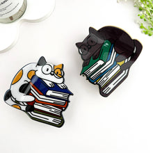 📚 Studious Cat & Book Hair Claw – Cute Acetate Clip 🐱: White